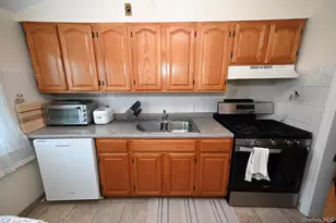 85 Hinsdale Ave, Floral Park, NY 11001 - Photo 24