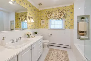 695 Hunt Ln, Manhasset, NY 11030 - Photo 16