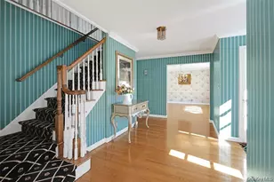 695 Hunt Ln, Manhasset, NY 11030 - Photo 4