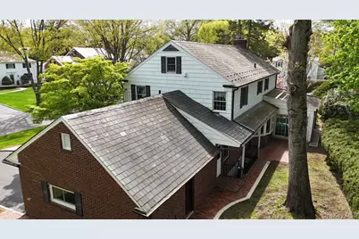 695 Hunt Lane, Manhasset, NY 11030 - Photo 20