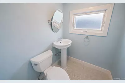 253 E Riviera Drive, Lindenhurst, NY 11757 - Photo 18