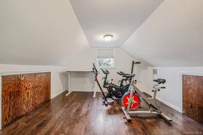 253 E Riviera Drive, Lindenhurst, NY 11757 - Photo 16