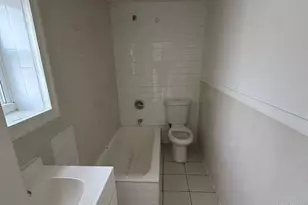 69-43 Hillmeyer Ave, Far Rockaway, NY 11692 - Photo 10