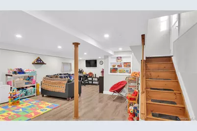 56 Liggett Road, Valley Stream, NY 11581 - Photo 20