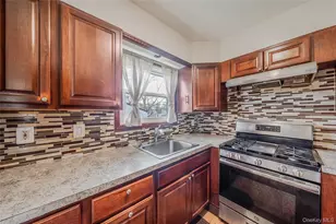206 Prospect Pl, Bay Shore, NY 11706 - Photo 12