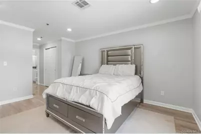 355 Old Tarrytown Road Road #408, White Plains, NY 10603 - Photo 16