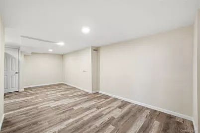 110 Heyward Street, Brentwood, NY 11717 - Photo 20