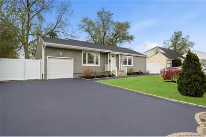 110 Heyward Street, Brentwood, NY 11717 - Photo 2