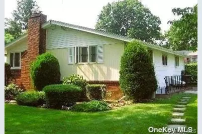 18 Manhattan Place, Huntington, NY 11743 - Photo 1