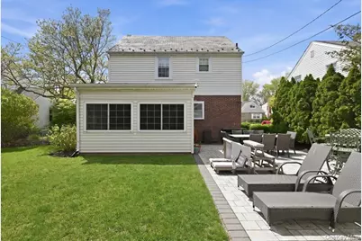 52 Wisteria Avenue, Mineola, NY 11501 - Photo 30