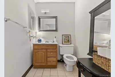 19 New Holland Village, Nanuet, NY 10954 - Photo 8