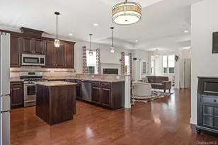 48 Augusta Dr, Medford, NY 11763 - Photo 4