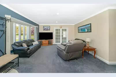 18 Byron Road, Commack, NY 11725 - Photo 10
