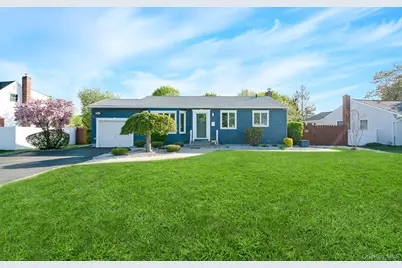 18 Byron Road, Commack, NY 11725 - Photo 2