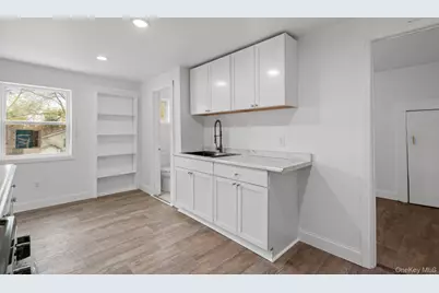 637 Violet Avenue, Hyde Park, NY 12538 - Photo 12