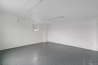637 Violet Avenue, Hyde Park, NY 12538 - Photo 30