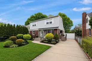 5 Edward Ave, Hicksville, NY 11801 - Photo 2