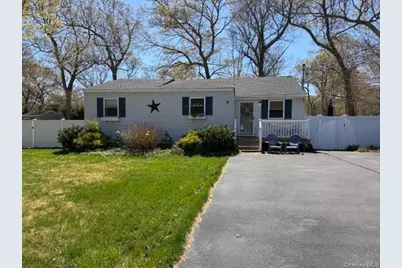 10 Hollingsworth Place, Centereach, NY 11720 - Photo 1