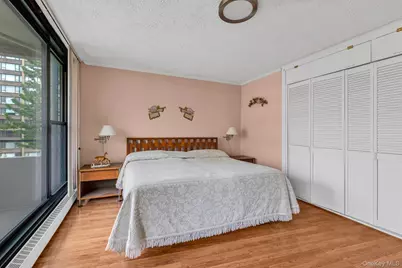 166-26 Powells Cove Boulevard #5D, Whitestone, NY 11357 - Photo 8