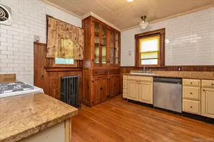 15 Wilson Ln, Rockville Centre, NY 11570 - Photo 14