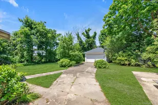 15 Wilson Ln, Rockville Centre, NY 11570 - Photo 30