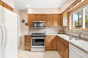 95 Smith Ave, White Plains, NY 10605 - Photo 10