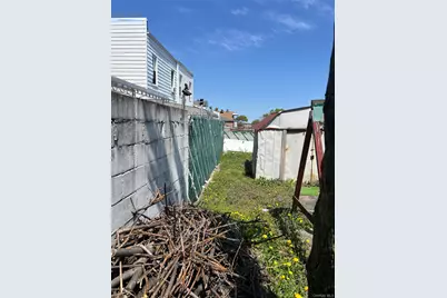 10309 32nd Avenue, East Elmhurst, NY 11369 - Photo 12