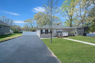 94 Rosemary Lane, Centereach, NY 11720 - Photo 30