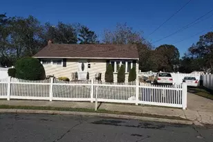56 Benjoe Dr, Amityville, NY 11701 - Photo 14