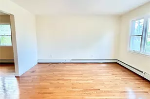 164 Rossiter Ave, Yonkers, NY 10701 - Photo 2