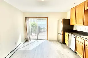 164 Rossiter Ave, Yonkers, NY 10701 - Photo 12