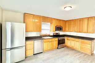 164 Rossiter Ave, Yonkers, NY 10701 - Photo 10