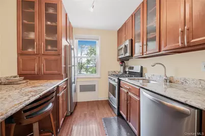 71 Lawrence Park Crescent #71, Bronxville, NY 10708 - Photo 8