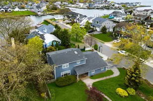 142 E Shore Dr, Massapequa, NY 11758 - Photo 4