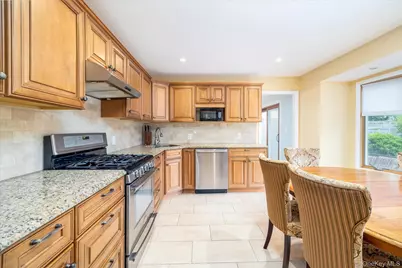 142 E Shore Drive, Massapequa, NY 11758 - Photo 16