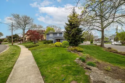142 E Shore Drive, Massapequa, NY 11758 - Photo 4