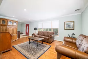 142 E Shore Dr, Massapequa, NY 11758 - Photo 8