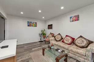 220 Crown Ave, Floral Park, NY 11001 - Photo 4