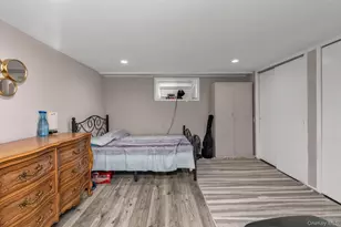 220 Crown Ave, Floral Park, NY 11001 - Photo 20