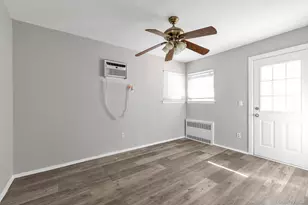 220 Crown Ave, Floral Park, NY 11001 - Photo 16