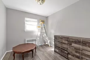 220 Crown Ave, Floral Park, NY 11001 - Photo 14