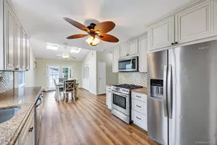 31 Indiana St, Hicksville, NY 11801 - Photo 4