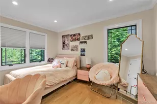 9 Winding Way, Sea Cliff, NY 11579 - Photo 8