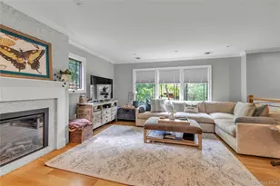 9 Winding Way, Sea Cliff, NY 11579 - Photo 2
