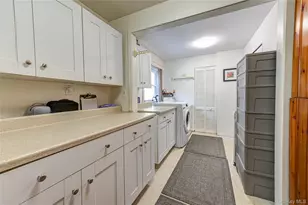 23 Clearbrook Dr, Smithtown, NY 11787 - Photo 20