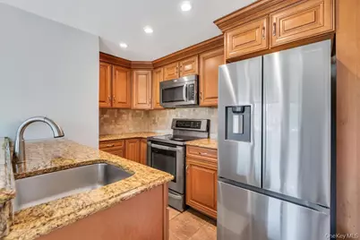 7 Swan Lane, Levittown, NY 11756 - Photo 2