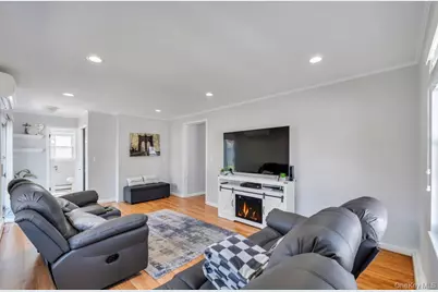 7 Swan Lane, Levittown, NY 11756 - Photo 8