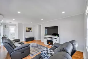 7 Swan Ln, Levittown, NY 11756 - Photo 8