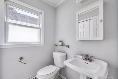 7 Swan Lane, Levittown, NY 11756 - Photo 14
