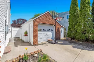 7 Swan Ln, Levittown, NY 11756 - Photo 18